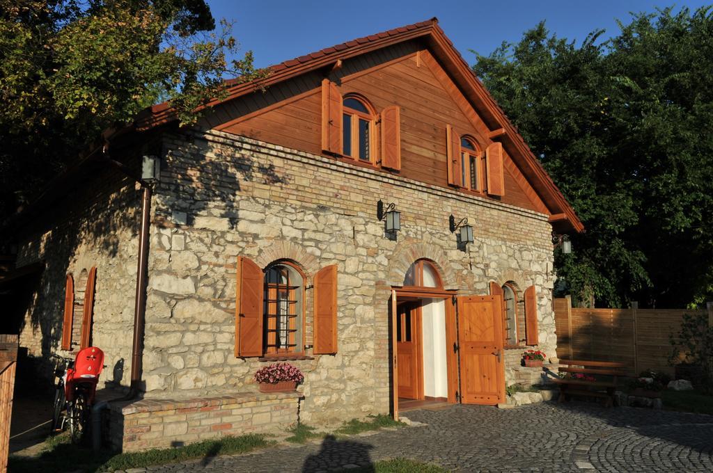 Cifrapince Es Vendeghaz Villa Tordas Buitenkant foto